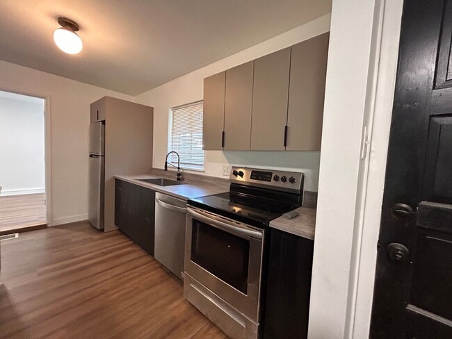 Building Photo - 3357 S Flamingo Way
