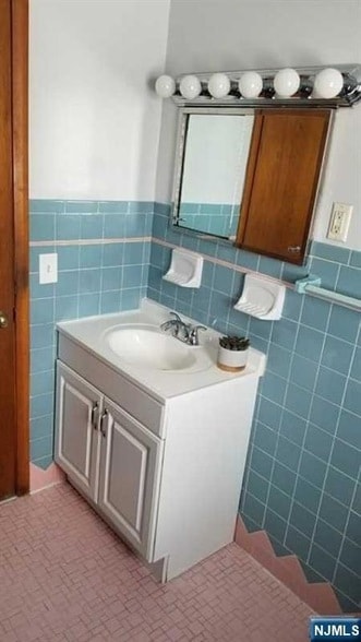 Building Photo - 15 Bernice Pl