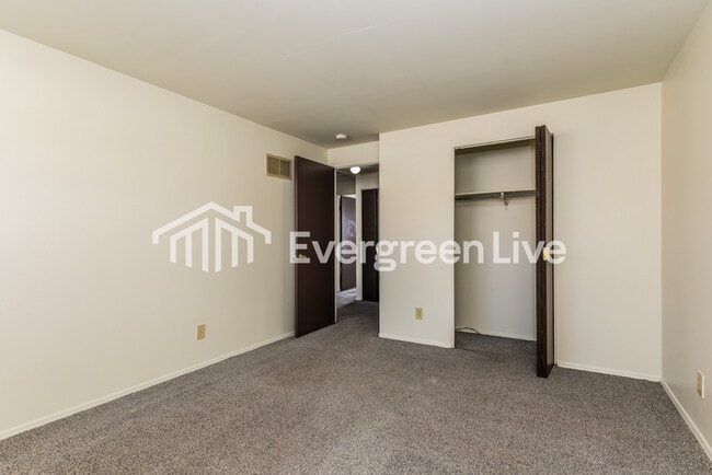 Building Photo - 7572 Mt Hood