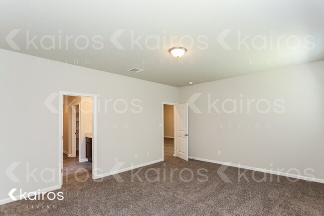 Building Photo - 6521 Tiger Pointe Dr.