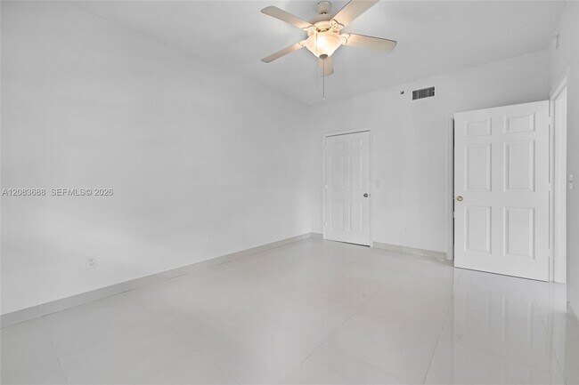 Building Photo - 3125 NE 184th St