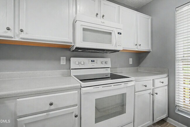 Building Photo - 5812 Gentle Wind Dr