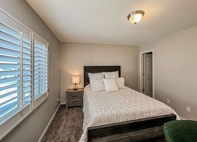 Building Photo - Westside area Rental (Completely Furnished) Beautiful 3 bed/2.5 baths