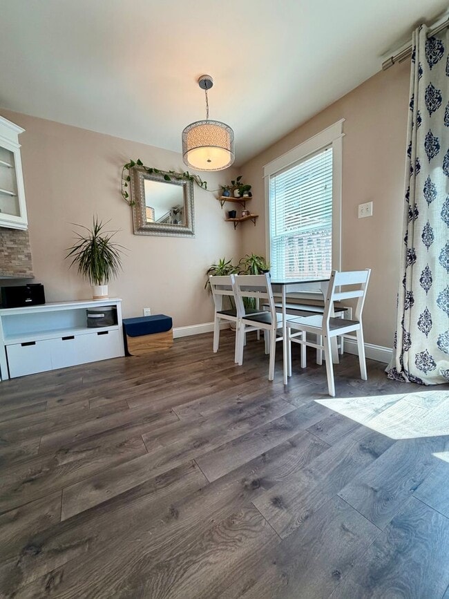 Building Photo - Stunning 3-Bedroom/2-Bathroom Townhouse in Perkasie! Available Mid July!