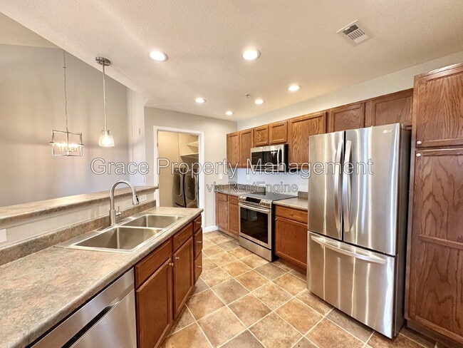Building Photo - 5735 N Genoa Way