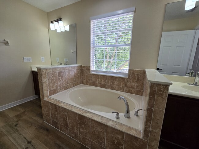 Building Photo - 3521 Sanctuary Dr