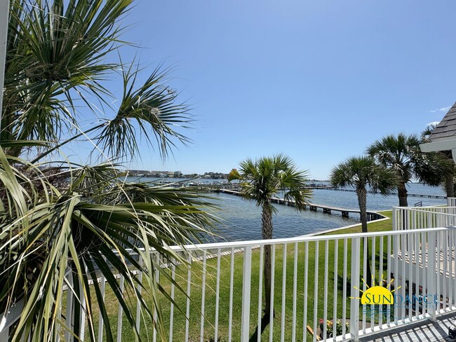 Building Photo - Stunning Waterfront 2BR/2.5BA Townhome wit...
