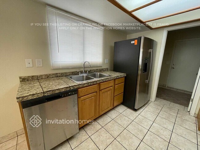 Building Photo - 7517 W Mercer Ln