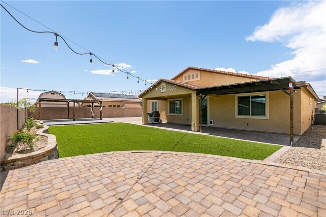 Building Photo - 5048 Royal Indigo St