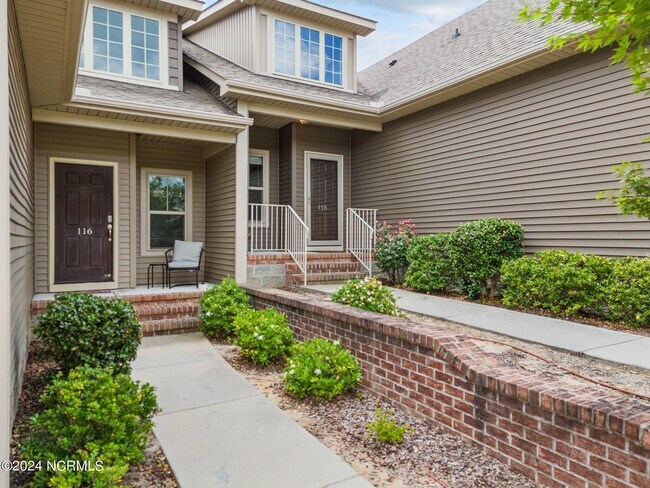 Building Photo - 118 Cypress Cir