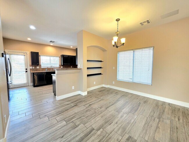 Building Photo - Three-bedroom Single Family