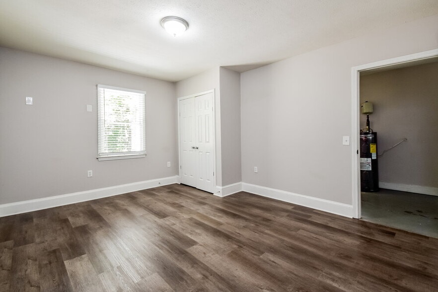 Building Photo - 6022 Belle Meade Ct