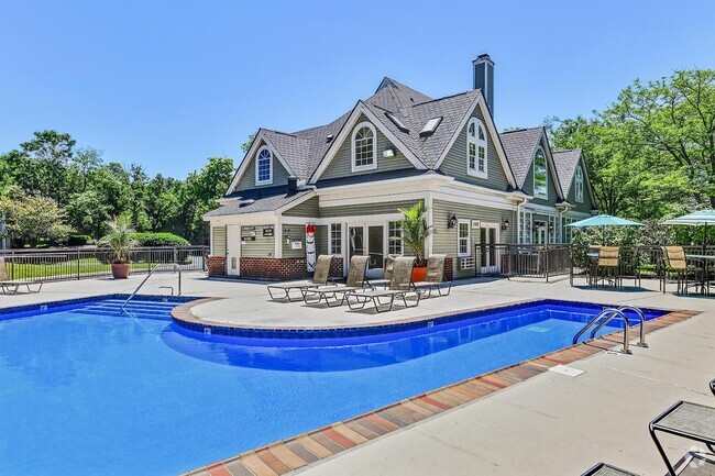 Building Photo - Patchen Oaks