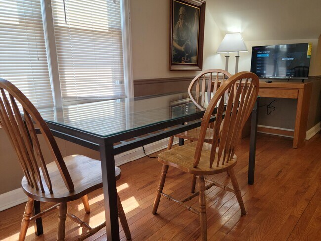 Building Photo - 4652 S Lenox St