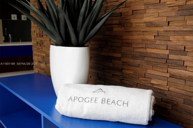 Building Photo - 3951 S Ocean Dr