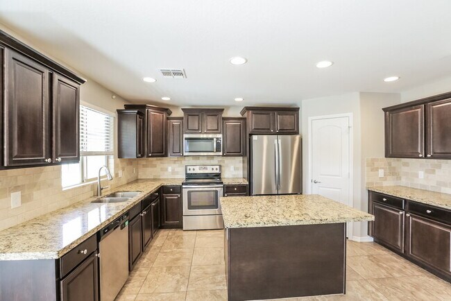 Building Photo - 3007 W La Salle St