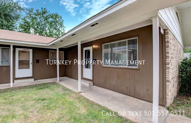 Building Photo - 4407 Lynn Ln