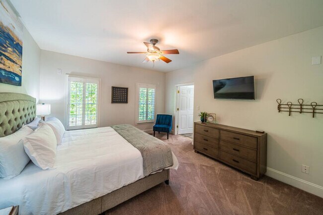 Building Photo - 3115 High Ridge Rd