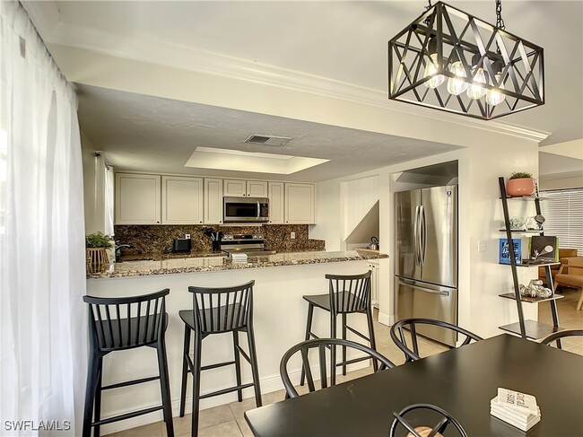 Building Photo - 207 SE 22nd St