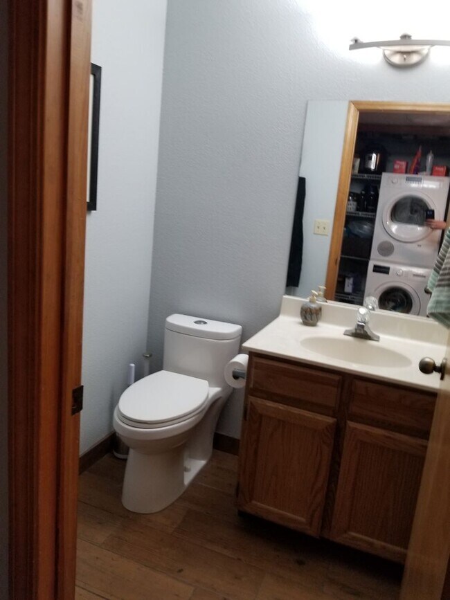 Building Photo - 2 Bed, 2.5 Bath Townhouse near NAU/CCC!! S...