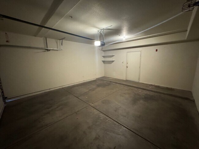 Building Photo - 2 Bedroom - 2 Bath - Garage - 940 Sq. Ft. Condo Tempe Town Lake Condos