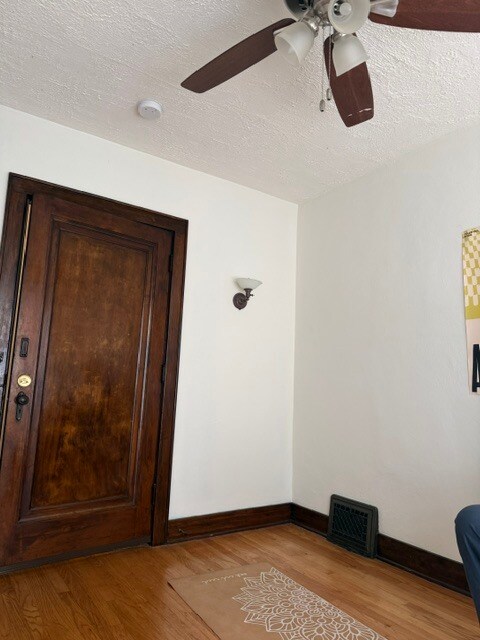 Living area2 - 2701 E Saginaw St