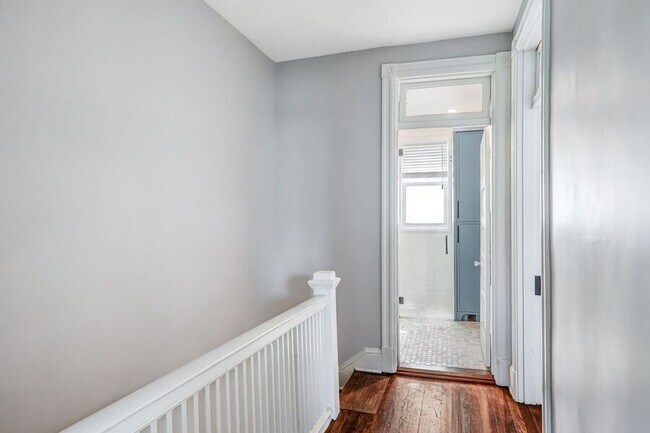 Building Photo - 1133 4th St NE