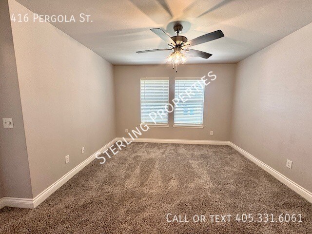 Building Photo - 416 Pergola St