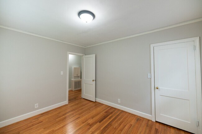 Building Photo - Lovely, Updated 3-Bedroom, 1-Bath Home in Greensboro w/ Fenced Yard