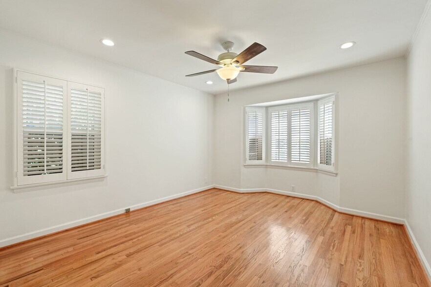 Building Photo - 11861 Laurelwood Dr