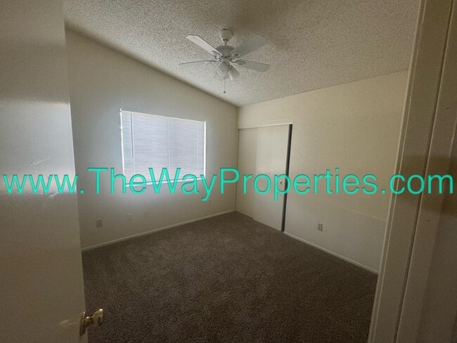 Building Photo - 10660 Cottonwood Ave