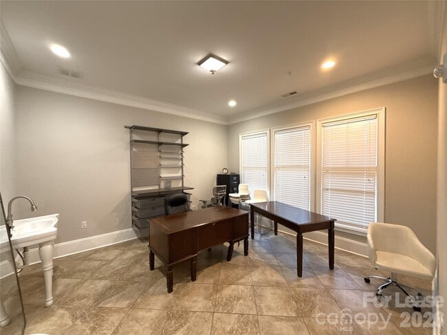 Building Photo - 13931 Thompson Rd