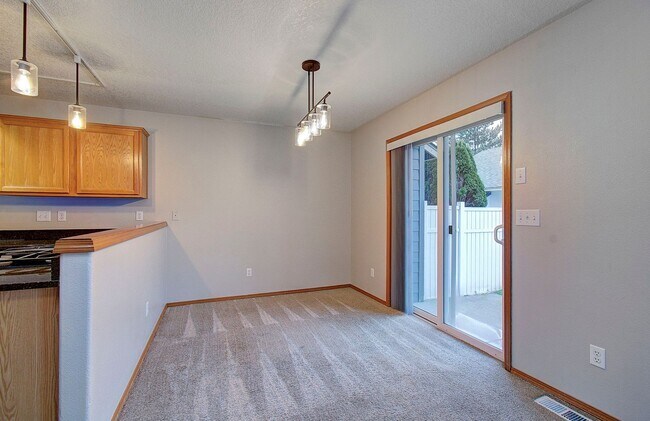 Building Photo - Moore 12918 &amp; 5000