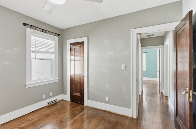 Building Photo - 1608 S 55th St