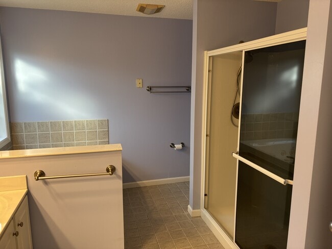 Building Photo - 480 Spring Lake Dr