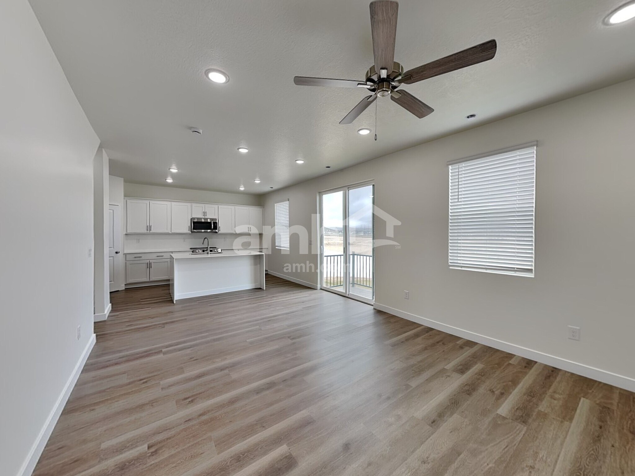 Building Photo - 1256 W Mahogany St