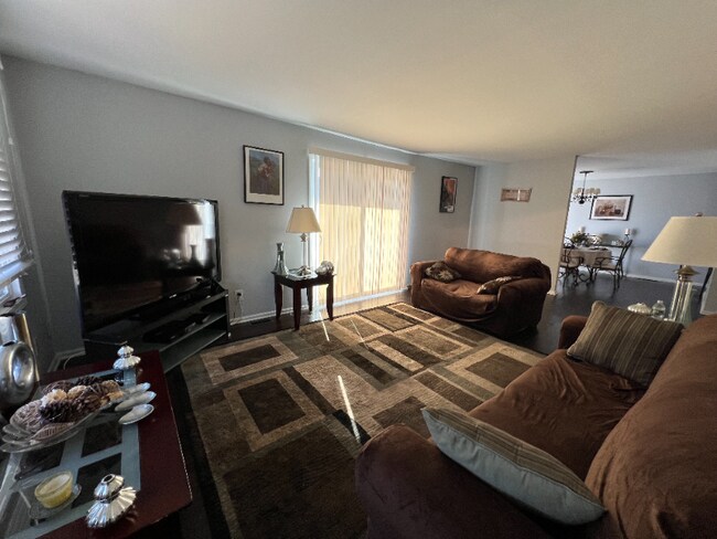 Building Photo - 183 Livingston Pl