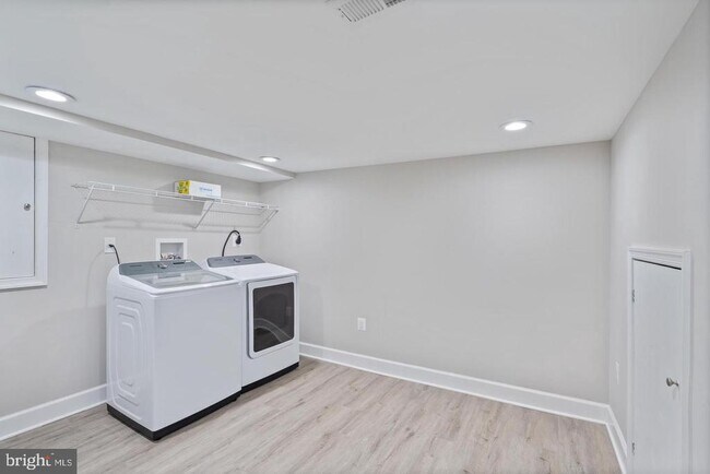 Building Photo - 3819 Roland Ave