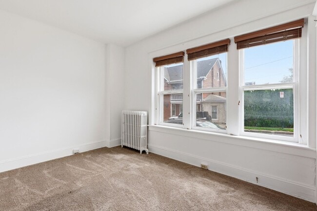 Building Photo - 910 S 7th St