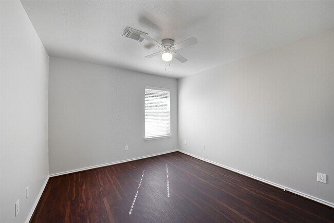 Building Photo - 79 N Walden Elms Cir