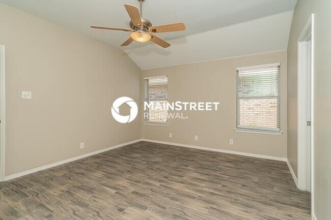 Building Photo - 3 Bedroom Pet-Friendly Home in ARLINGTON, TX with Main Street Renewal