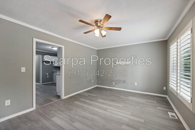 Building Photo - 734 N Walnut Creek Dr