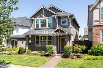 Building Photo - Three Level Home in Villebois - 4 Bedrooms!
