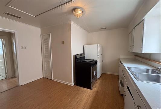 Building Photo - 1617 Maple St