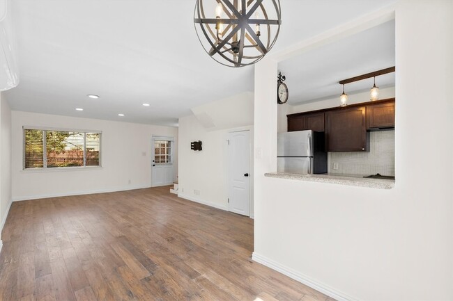 Building Photo - 4039 Cole Ave