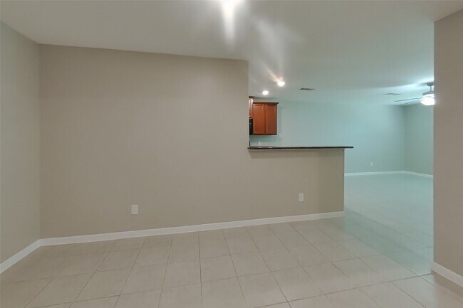Building Photo - 829 Painted Bison Dr