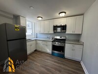 Building Photo - Newly Renovated 3BD/1.5BA townhome in Balt...