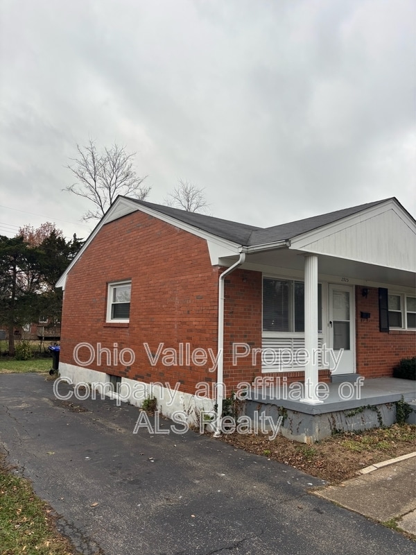 Building Photo - 2925 Rio Rita Ave