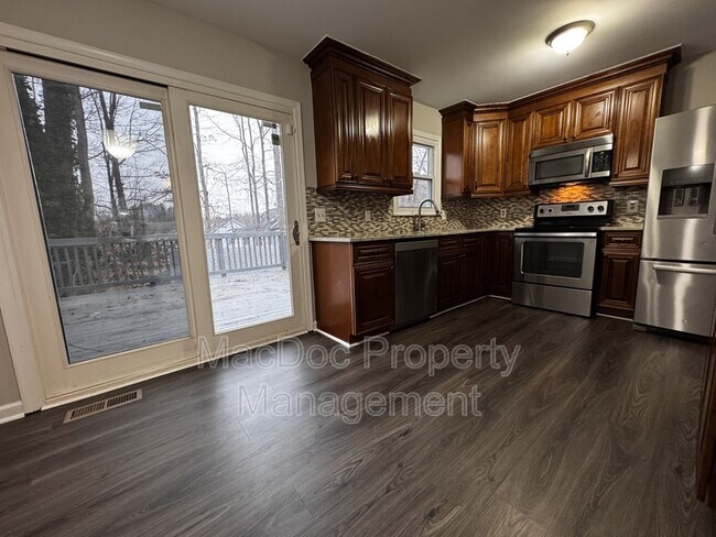 Building Photo - 7301 Drew Ln