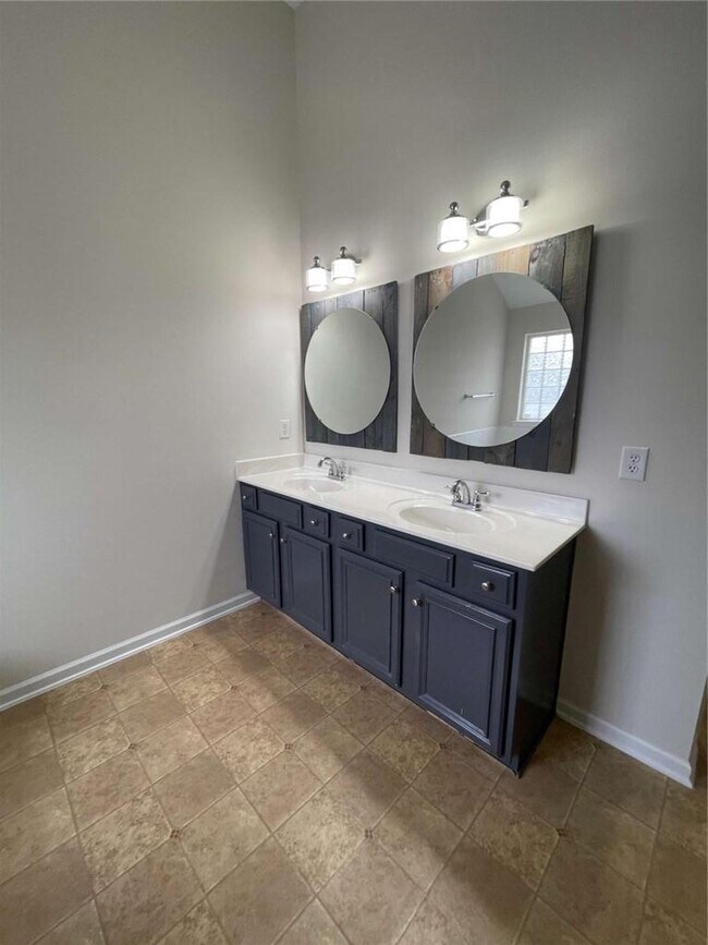 Building Photo - 4205 Pointe Vecchio Cir